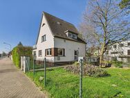 Verlieben Sie sich mal wieder! Charmant und urig! Gemütliches EFH mit tollem Garten - Düren
