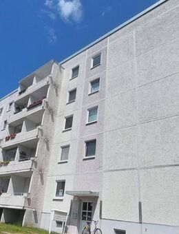Ausblick ins Grüne-1 Zimmerwohnung mit Balkon - Wohnen und Sparen! - Bernsdorf (Regierungsbezirk Dresden)