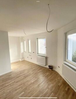 Erstbezug 2-Zimmer Wohnung nach Sanierung - Nürnberg