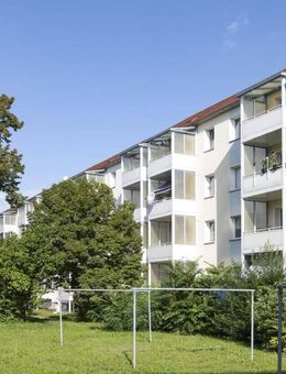 Helle, freundliche 3 Zimmer Wohnung - Schönebeck (Elbe)