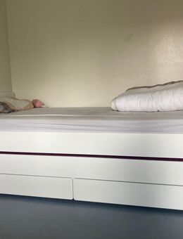 Weißes Bett (90x200cm) ausziehbar mit zwei Schubkästen, SLÄKT - Bielefeld