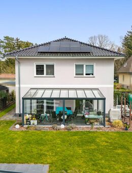 Hochwertiges Einfamilienhaus mit Pool und bester Ausstattung in Toplage von Falkensee - Falkensee