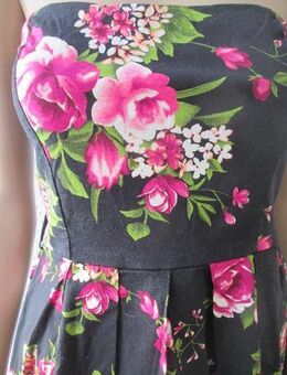 NEU * Sexy * Rockabilly- Style * Rosen * Blüten * Romantik * Bustier * Mini * Kleid "rue21" Gr. 34- 36/ XS- S * dunkel- blau * pink * rosè * grün * weiß * - Riedlingen