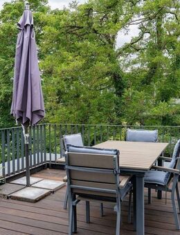 Stilvolle 4-Zimmer-Maisonette-Wohnung mit großer Westterrasse zum Wohlfühlen, neue Böden & neues Bad! - Bogen