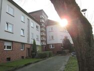 Schöne Erdgeschosswohnung mit Balkon, Boden und Tapeten vorhanden! - Bochum