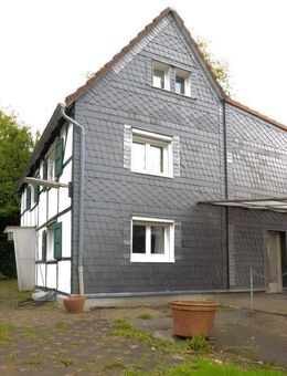 Heimwerker aufgepasst !! Freistehendes Fachwerkhaus * Renovierungsbedarf * ca. 128 m² Wfl. * ca. 354 m² Grundstück * ... - Leverkusen