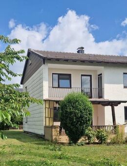 Freistehendes Einfamilienhaus mit großem Garten und viel Potenzial - Emmerting