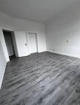 Eine sehr gepflegte 2-Raumwohnung mit großer Wohnküche und Abstellraum ab sofort zu vermieten - Magdeburg