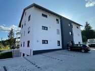 Moderne, energieeffiziente Erstbezug-2-Zimmer-Wohnung mit Terrasse und Gartenanteil - Nabburg