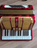 Ich biete gut erhaltenes Akkordeon von Hohner Student 40 an in 95643