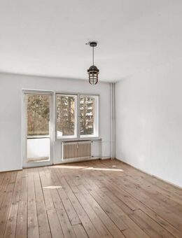 Bezugsfreie 1/2 Zi. Wohnung mit Balkon, in der Nähe von U-Bahn Osloer Straße - Berlin