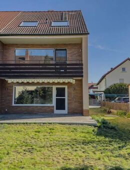 Großzügige Doppelhaushälfte mit familienfreundlichem Garten in ruhiger Lage von Fürth-Stadeln - Fürth