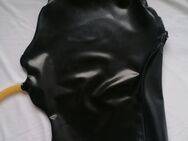 Latex Maske mit Atemrohr Atemkontrolle Fetisch Breathplay rubber BDSM Bondage - Ansbach