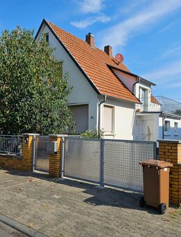 Crumstadt : freistehendes Einfamilienhaus mit Garten und Garage - Riedstadt