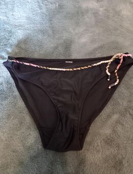 schwarzes Bikiniset mit bunten Details - Teising
