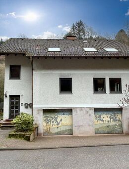 NEUER PREIS! Freistehendes Zweifamilienhaus mit Garagen und Garten im Leerstand zu verkaufen - Pirmasens
