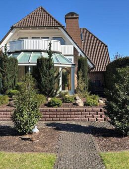 Geschmackvolles 1-2-Familienhaus mit Wintergarten und Gartenidylle - Löhne