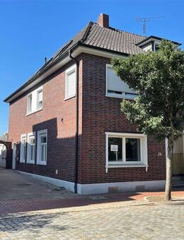 Modernisierte Dachgeschoss-Wohnung -- optimal für Singles geeignet! - Twistringen