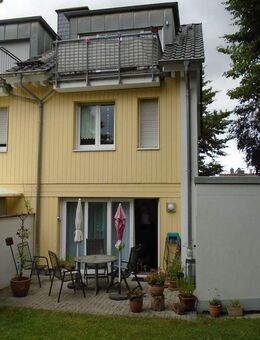 Zwei attraktive Doppelhaushälften mit Topausstattung, Garage und 3 Parkplätzen in guter, zentrumsnaher Lage ! - Unna