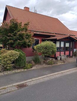 Attraktives Wohnhaus mit Doppelgarage - Geroda (Bayern)