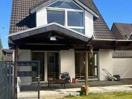 Stilvolles Zuhause mit Garten und Sauna - Neuss