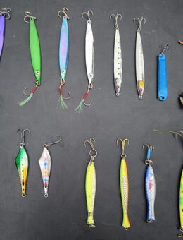 Meeresangelzubehör - Blinker - Gimmfische incl. Bleiköpfe - Pilkertasche für 20 Pilker - Laatzen