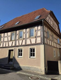 Historisches Wohnen (Wfl. ca. 130 m²) in zentraler Lage von Eltmann - Einzeldenkmal - - Eltmann
