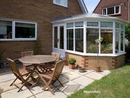 Reihenmittelhaus mit Terrasse und Garage - Rees