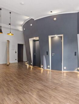 schicke sanierte Eigentumswohnung in kleiner Einheit mit Stellplatz, Terrasse und Gartenanteil - Lambrecht (Pfalz)