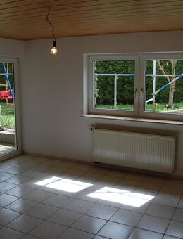 Helle 3 Zimmer Souterrain-Wohnung in Neresheim, Garagenstellplatz, Außenstellplatz - Neresheim