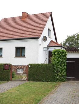 Interessantes Einfamilienhaus mit Gästehaus und Garagen in gefragter Lage in Wustermark - Wustermark