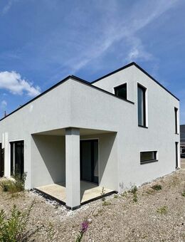 Erstbezug in Holle! Moderne Doppelhaushälfte für exklusives Wohnen - Holle