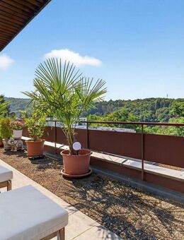 Traumhafte 4,5-Zimmer-Wohnung mit großer Dachterrasse und Doppelgarage - Pforzheim