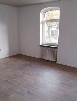 Renovierte 4-Zimmer-Wohnung mit Balkon - Höxter