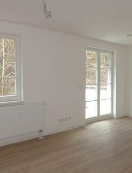 Schöne 4-Zimmer-Wohnung mit Gäste-WC und Balkon im DG in zentrumsnaher Wohnlage von Rudolstadt - Rudolstadt