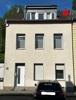 Zwangsversteigerung eines Zweifamilienhauses - Würselen