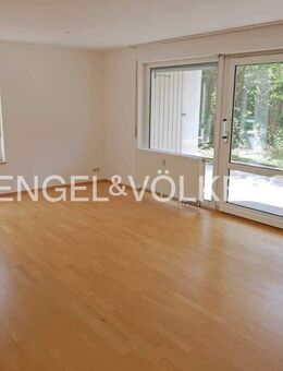 Gepflegte Eigentumswohnung mit Terrasse und Tiefgarage . sofort verfügbar - Tübingen