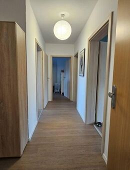 3 Zimmerwohnung im Dachgeschoss in ruhiger & zentraler Lage in Bremen Rönnebeck sucht ruhigen Mieter - Bremen