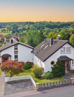 Familienfreundlich und flexibel - zwei Einfamilienhäuser mit großem Garten und Ensemblecharakter - Wildeck