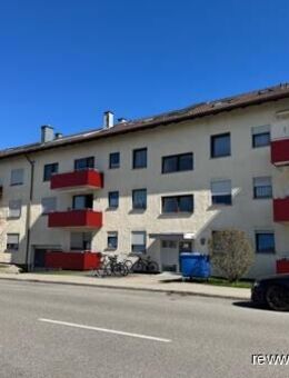 4-Zi. Dachgeschosswohnung nähe Wacker mit Dachterrasse und Garage - Burghausen