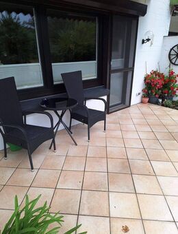 Modern saniert: Hochparterre-Wohnung mit Garage und Terrasse - Hitzacker (Elbe)