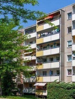 Praktische 4-Zimmer-Wohnung mit Balkon! - Dresden