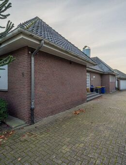 Sanierungsbedürftiges Einfamilienhaus in bevorzugter Lage für Handwerker oder auch Bauträger (!) - Lohne (Oldenburg)