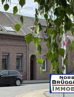 - Reihenmittelhaus mit Garten und 2 Garagen - - Nettetal