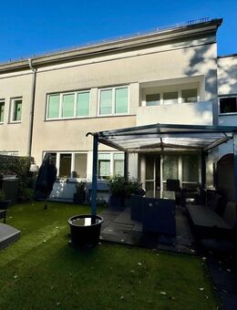 **TOLLE ERDGESCHOSSWOHNUNG MIT TERRASSE UND GARTEN IN IDYLLISCHER ANLAGE** - Teltow