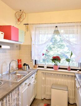 Gepflegte 2-Zimmer-Eigentumswohnung mit Balkon und Garage in ruhiger Lage von Bad Wildbad - Bad Wildbad