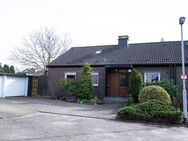 EFH im Bungalow Stil mit wohnlich ausgebautem Dachgeschoss und Garage "Nähe Waldborn" - Duisburg