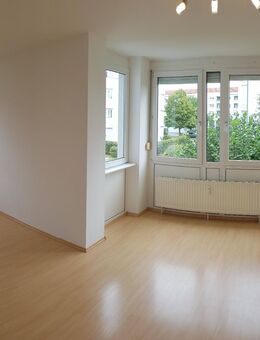 TOP 2 Zimmer Wohnung mit Schreiner Einbauküche und TG Stellplatz - Augsburg