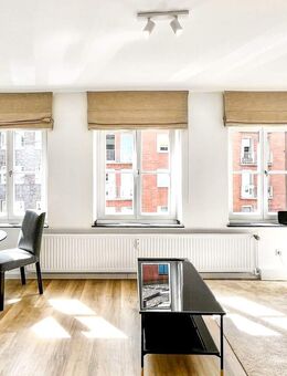 Möbliertes und modernes 2-Zimmer-Apartment in der Altstadt - Warmmiete inklusive Strom & Internet - Düsseldorf