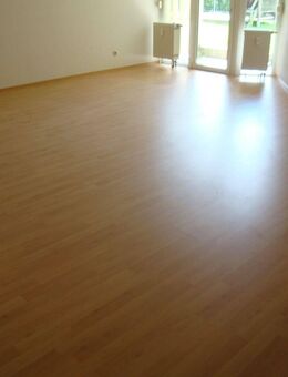 Angenehme Wohnlage in Bayreuth, 2-Zi.-Wohnung, Terrasse, Einbauküche, TG-Stellplatz, Wfl. ca. 65 m² - Bayreuth